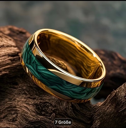 Ring goldfarben mit grünem